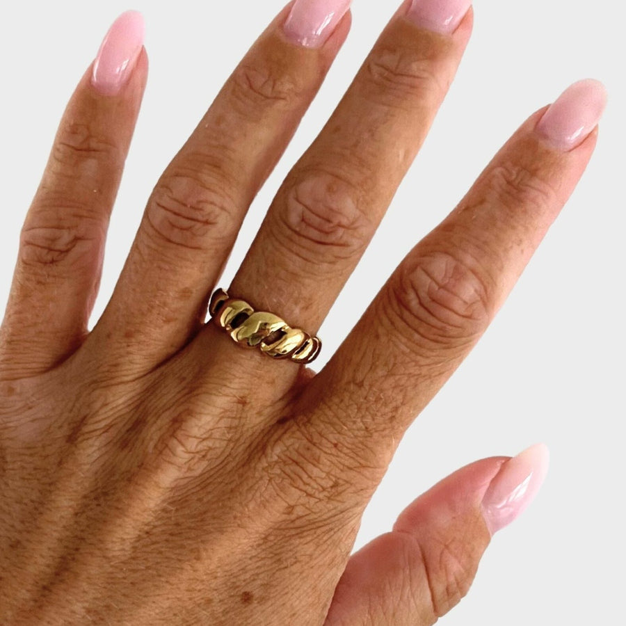 Modern Ring