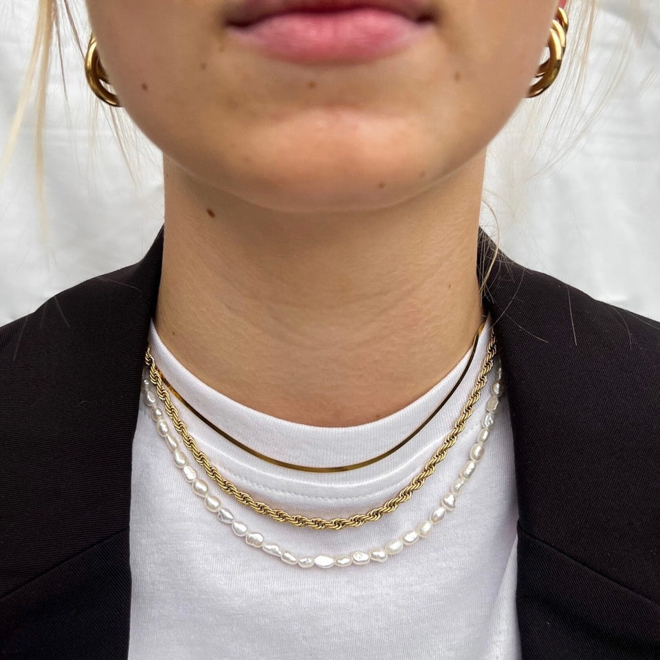 Small Pearl Choker